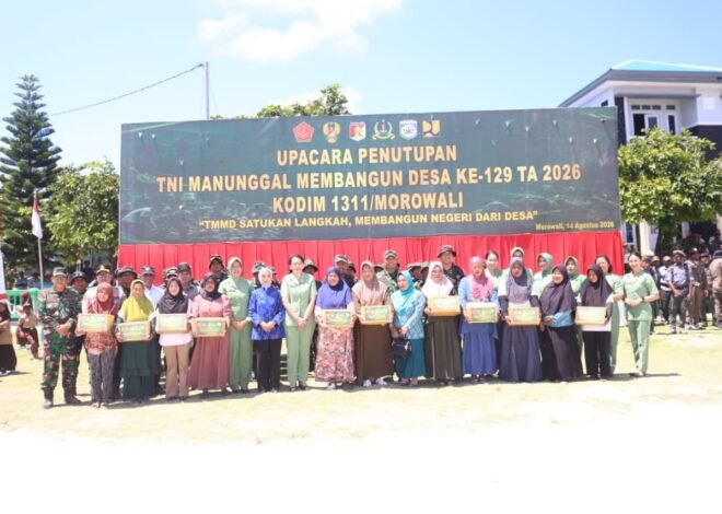 Bakti Sosial 500 Paket Sembako Warnai Penutupan TMMD Ke-129 Kodim 1311/Morowali