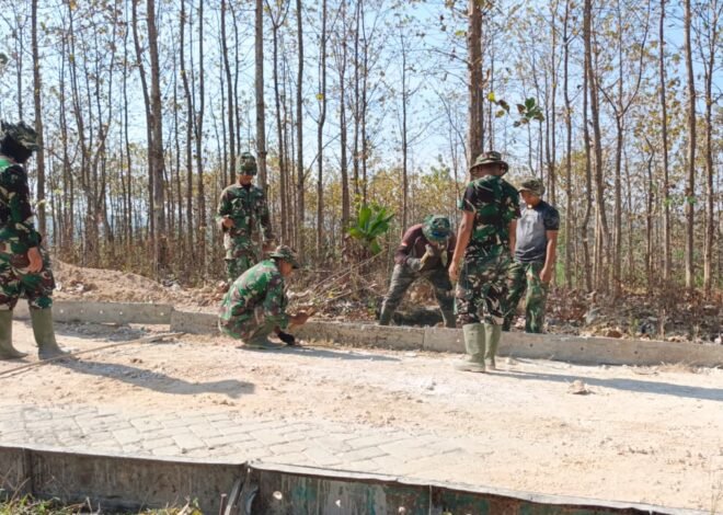 Memasuki Hari ke-10, Satgas TMMD 129 Terus Kebut Pengerjaan Jalan Rabat Beton di Desa Tlemang