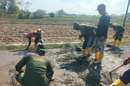 Usai Dibongkar Paving Lama, Jalan Dusun Mundu Dicor Satgas TMMD 129 Bojonegoro