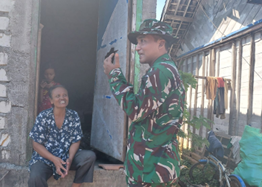 Refelksikan Semangat Kemanunggalan TNI-Rakyat, Satgas TMMD 129 Bojonegoro Sambangi Warga Penerima Manfaat Program