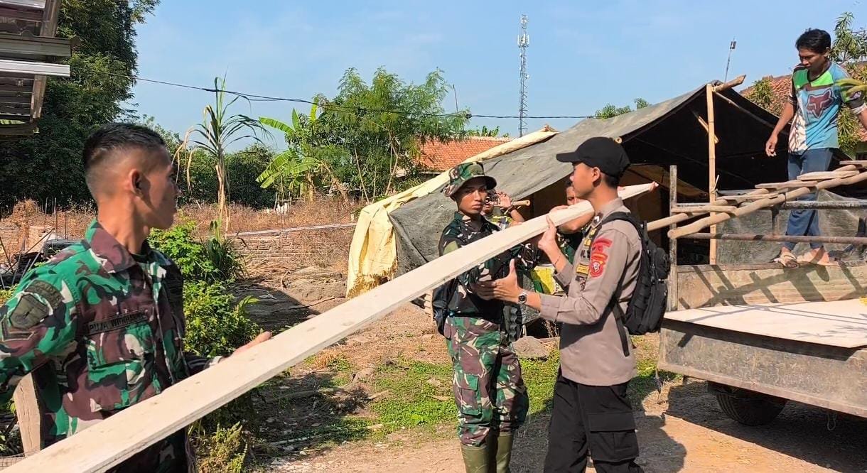 Solid Bangun Desa, Sinergi TNI-Polri dan Masyarakat Percepat Sasaran TMMD ke-129 Kodim 0620/Kab. Cirebon