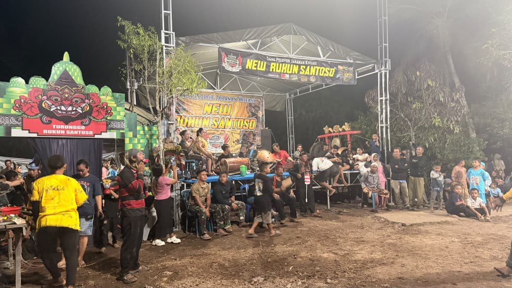Kehadiran Satgas TMMD Ke-129 di Acara Jaranan Disambut Antusias Warga Desa Bandaraya