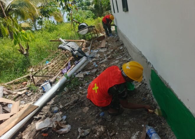Satgas TMMD Ke-129 Percantik Musholla Darul Iman Lewat Pengecatan Lis Pondasi