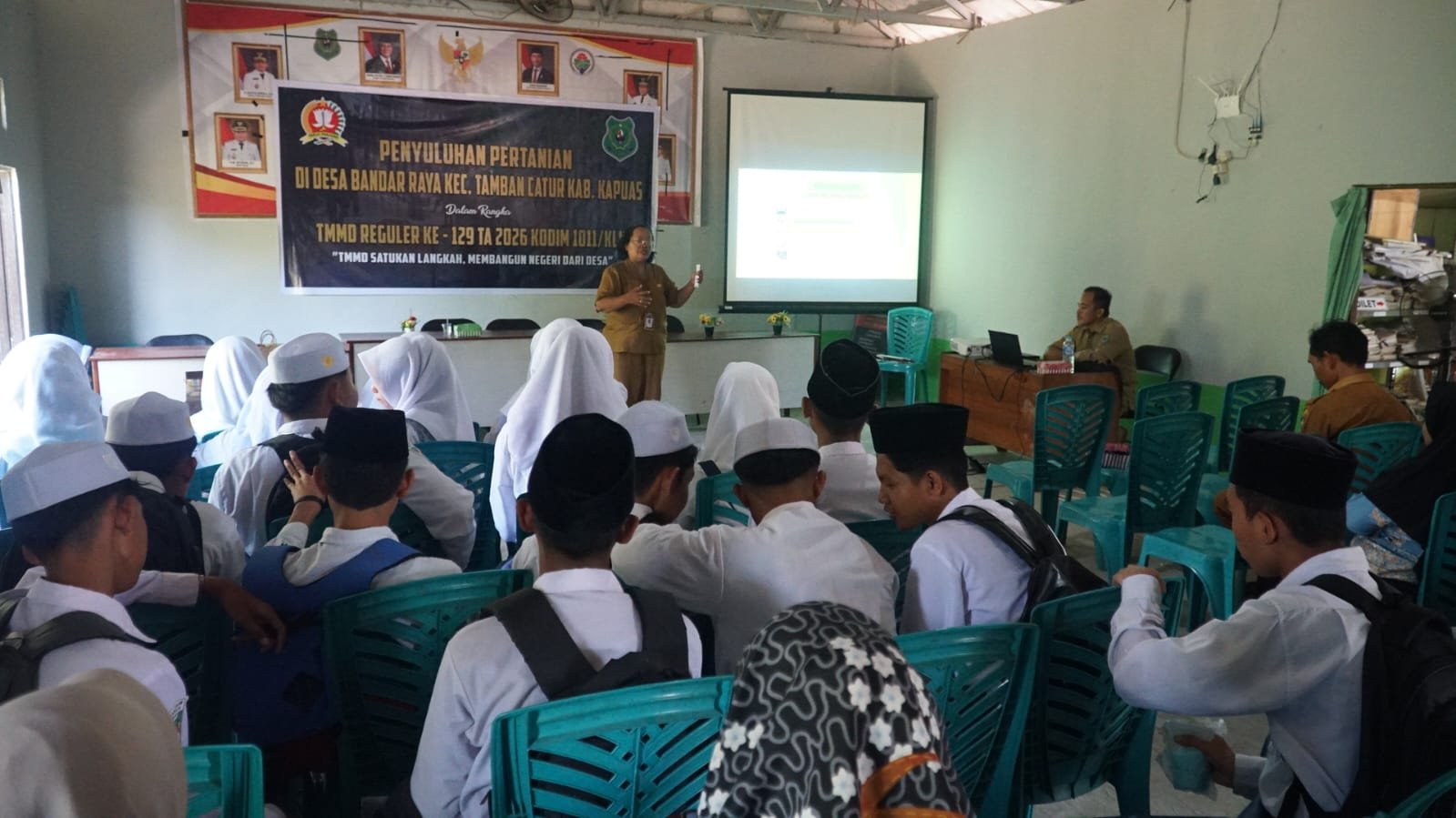 TMMD Ke-129 Bekali Petani Desa Bandar Raya dengan Pengetahuan Pertanian Modern