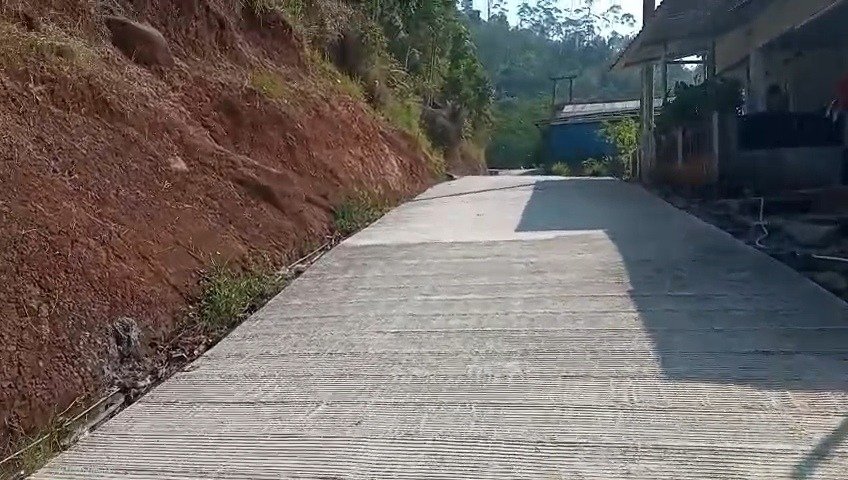Rasa Syukur Warga Warnai Rampungnya Betonisasi Jalan TMMD Ke-129 Kodim 0608/Cianjur