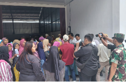 Pasar Murah Mandiri TMMD 129 Bojonegoro Diserbu Warga, Telur Program Gayatri Dijual Rp20 Ribu per Kilogram