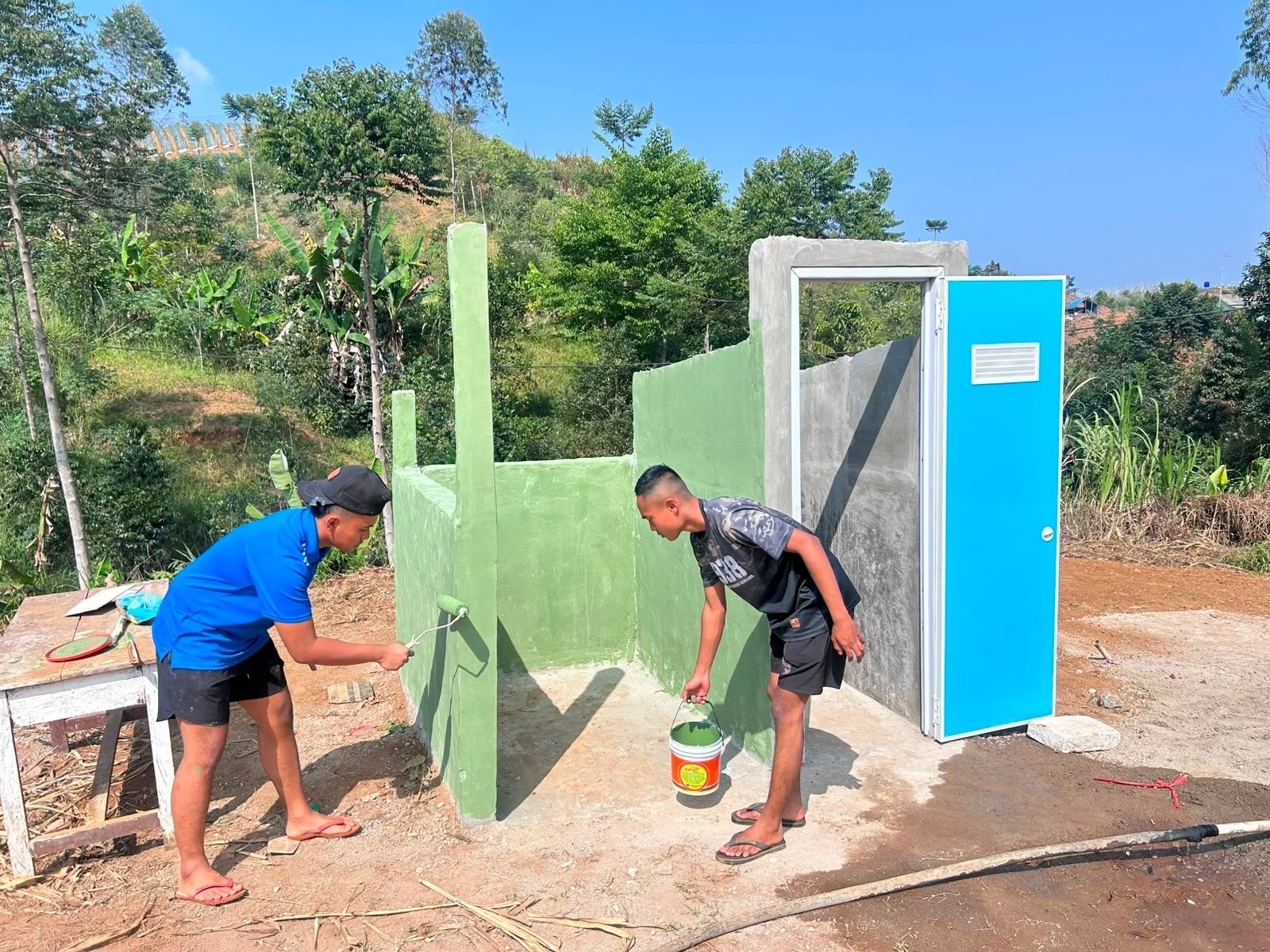 Satgas TMMD Ke-129 Kodim 0608/Cianjur Percepat Finishing MCK, Sanitasi Layak Segera Dinikmati Warga