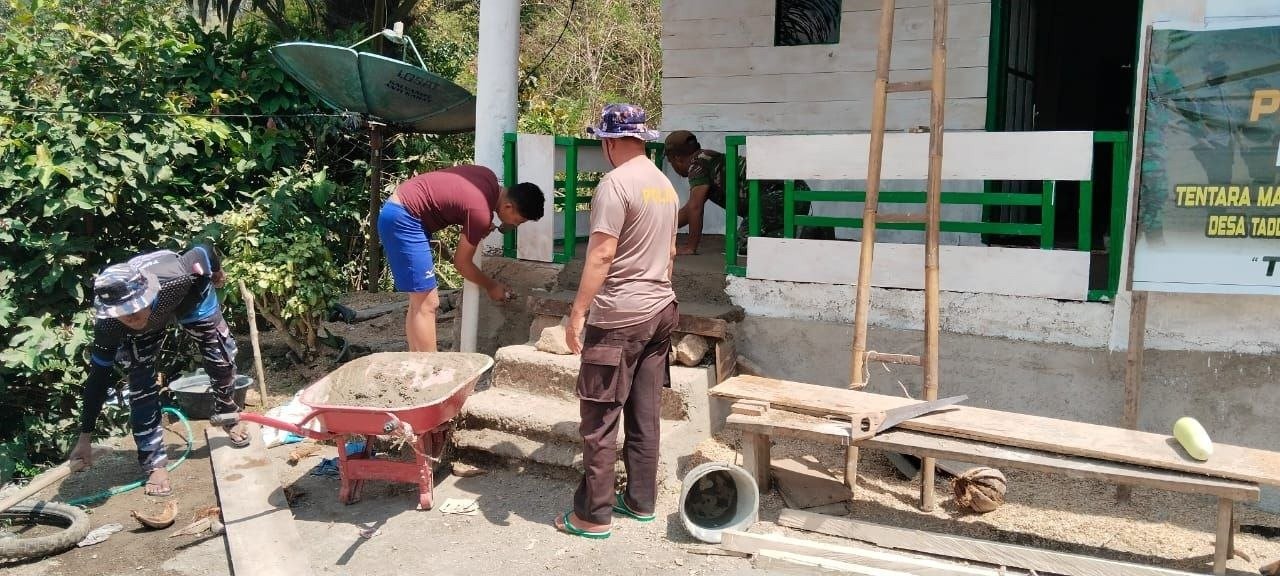 Pengecoran RTLH oleh TMMD ke-129 di Bone