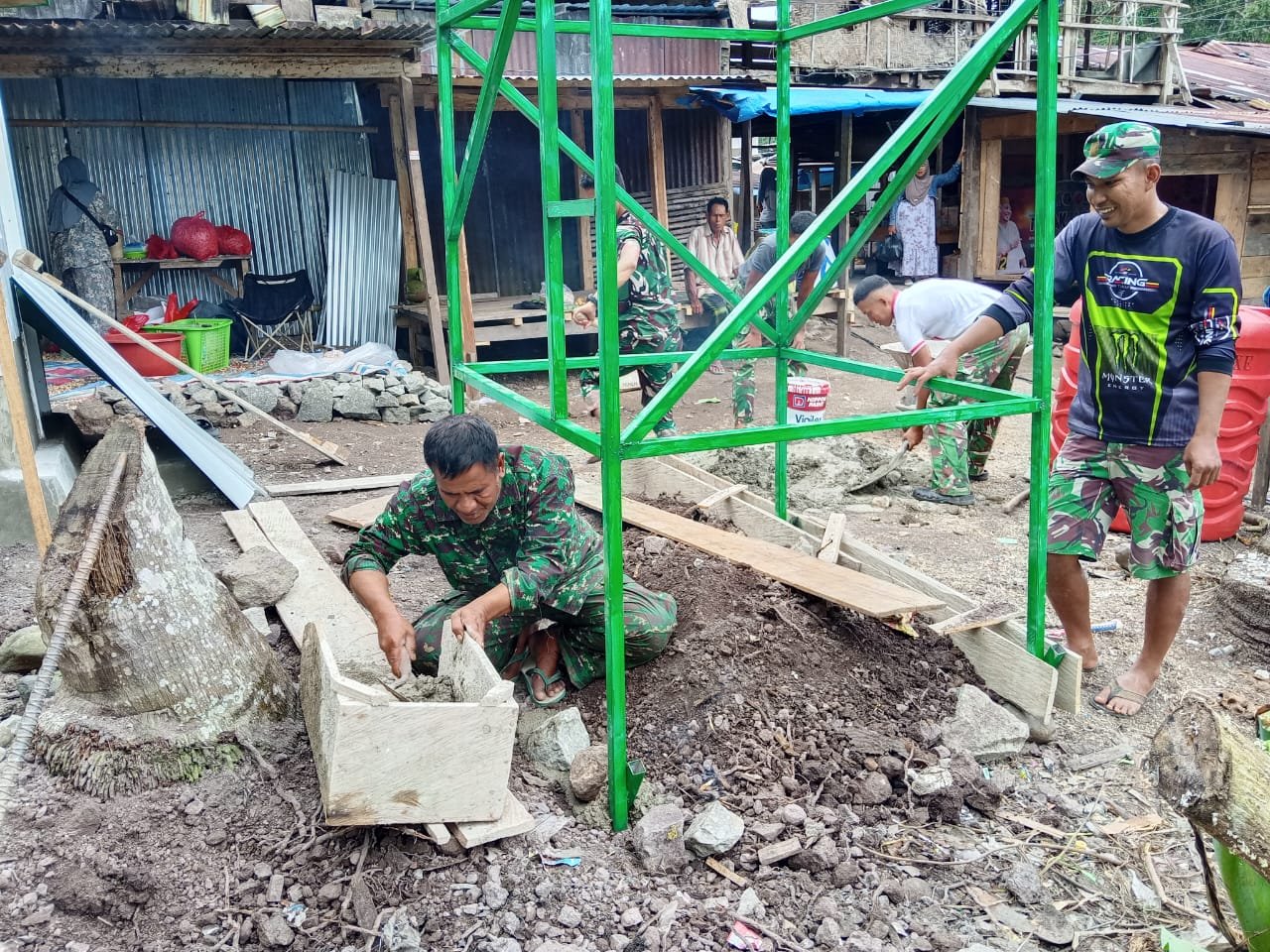 Infrastruktur Sanitasi Masyarakat Desa Langi oleh Satgas TMMD ke-129