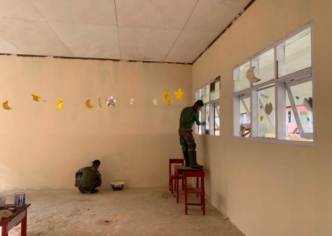 Satgas TMMD Ke-129 Laksanakan Pengecatan Ruang Kelas SD Negeri Polewali