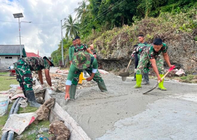 Tak Kenal Panas, Satgas TMMD Ke-129 Terus Kebut Pengecoran Rabat Beton di Desa Polewali