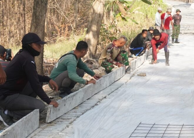 Satu Jiwa, Satu Langkah: Satgas TMMD Ke-129 Kodim 0812/Lamongan bersama Warga Bahu-Membahu Bangun Desa