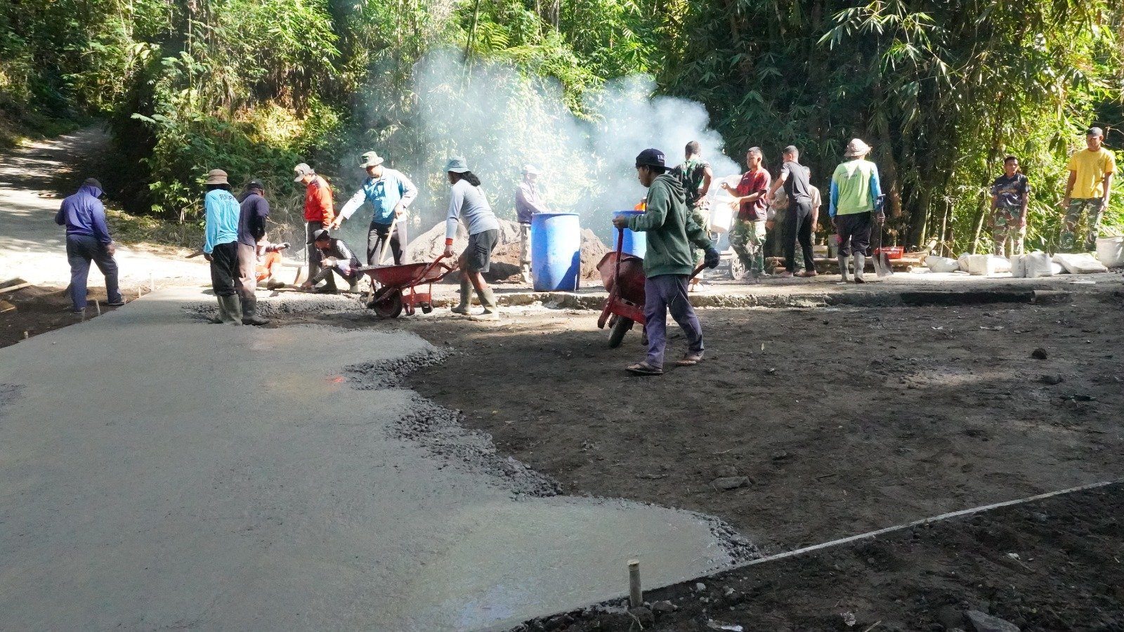 Partisipasi Aktif Warga Perkuat Percepatan Pembangunan Rabat Beton TMMD Ke-129