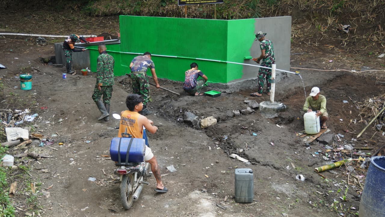 Bak Penampungan Belum Rampung, Warga Desa Sekardadi Sudah Rasakan Manfaat Air Bersih