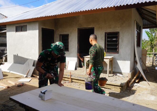 Gotong Royong Satgas dan Warga Percepat Pengerjaan Plafon RTLH Jelang Penutupan TMMD
