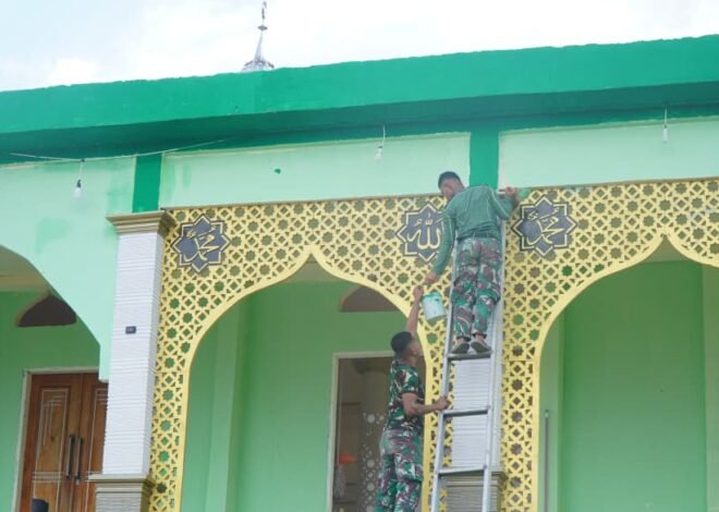 Pengecatan Masjid Desa Polewali Terus Dikerjakan Satgas TMMD