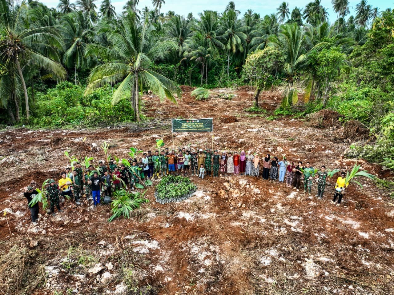 Satgas TMMD Ke-129 Kodim 1311/Morowali Bersama Warga Laksanakan Penanaman Bibit untuk Dukung Ketahanan Pangan
