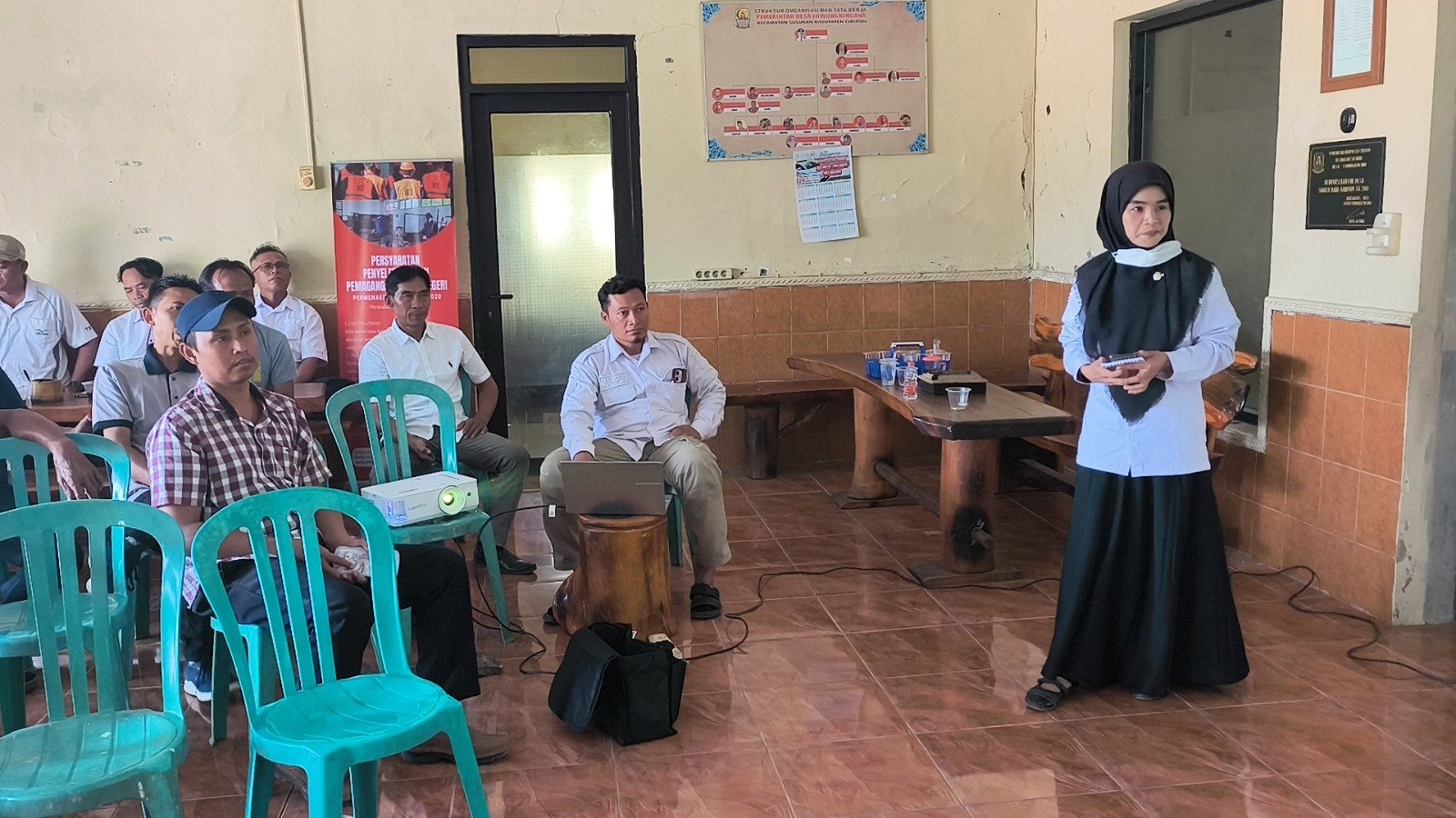 Sosialisasi Varietas Padi Unggul di Desa Luwung Kencana oleh Dinas Pertanian dan TMMD