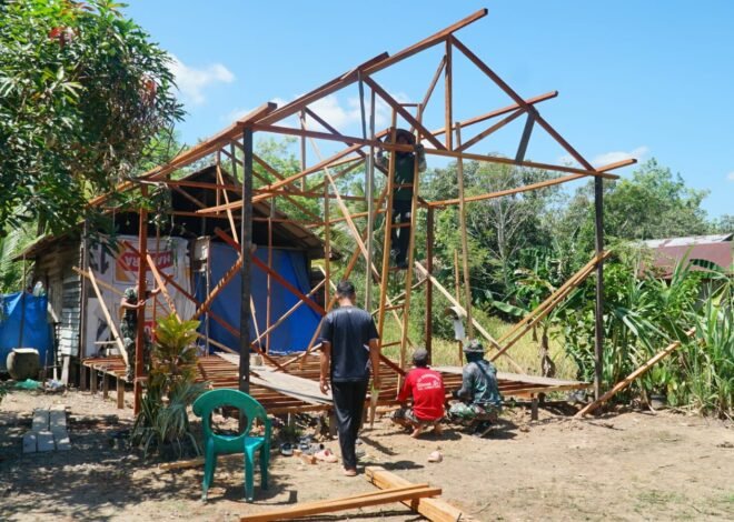 Pemasangan Kerangka RTLH Jadi Tahapan Penting Pembangunan Rumah Warga dalam TMMD Ke-129