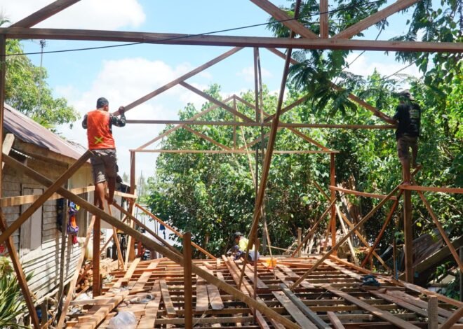Satgas TMMD Ke-129 Kodim 1011/Kuala Kapuas Kebut Pemasangan Kerangka RTLH Sasaran 4