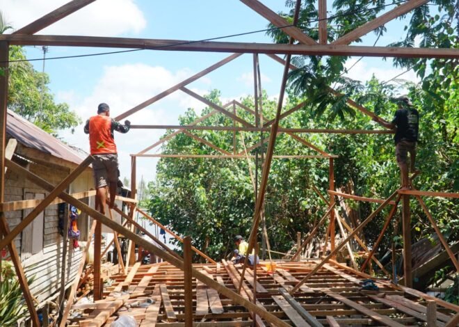 Pemasangan Kerangka RTLH Sasaran 4 Tandai Kemajuan Pembangunan TMMD di Desa Bandar Raya