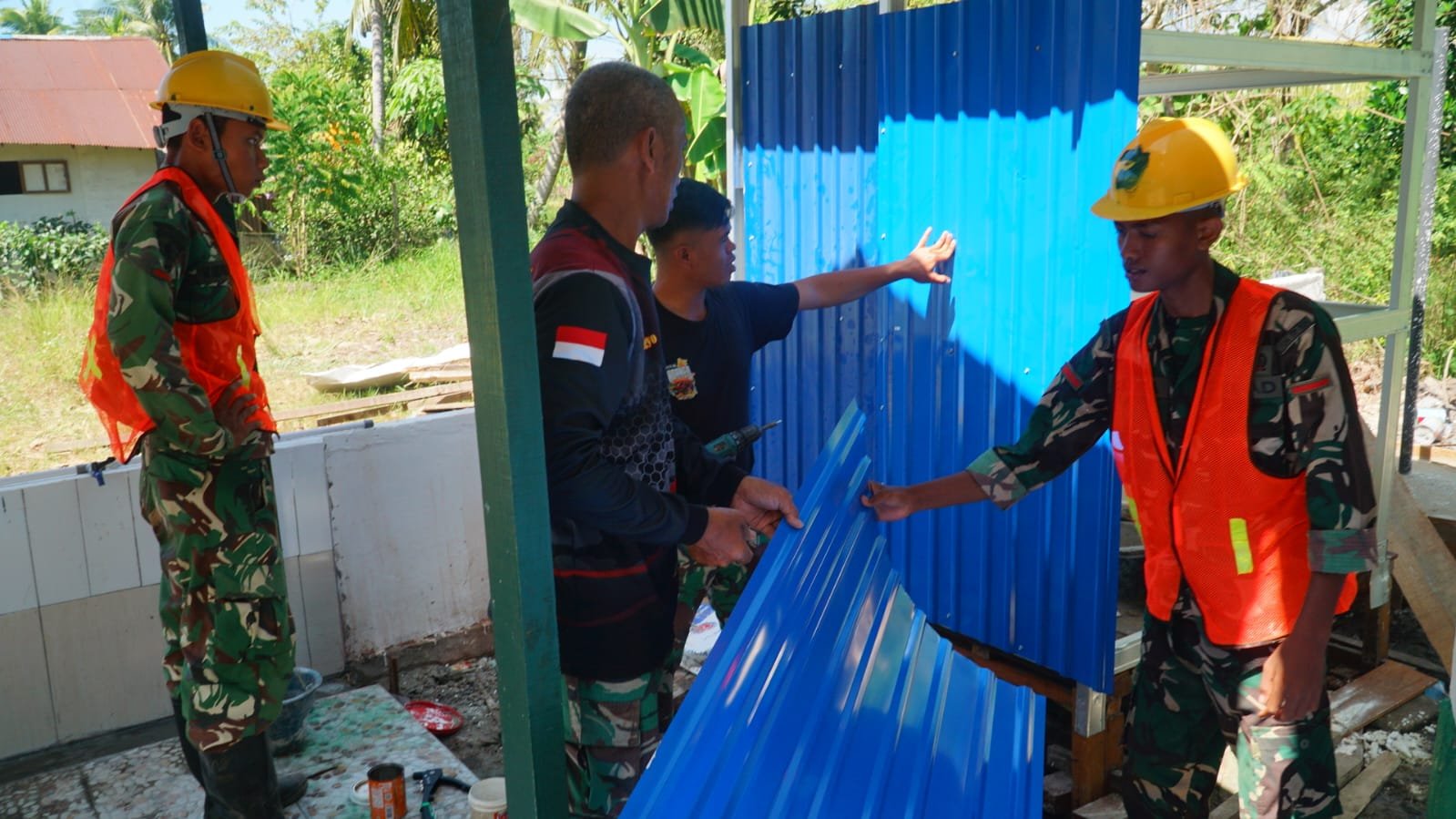 Pembangunan MCK di Desa Bandar Raya: Kerja Sama Satgas TMMD dan Warga Meningkatkan Sanitasi