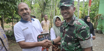Gotong Royong TNI dan Warga Rampungkan Lima RTLH, Kunci Diserahkan di Penutupan TMMD Pidie