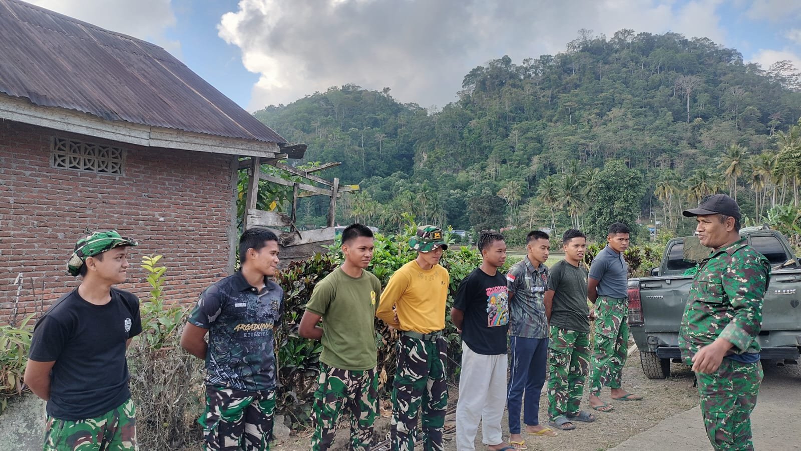 Personel Satgas TMMD ke-129 Kodim 1407/Bone Gelar Apel Pagi, Pastikan Kesiapan Maksimal Sebelum Bekerja