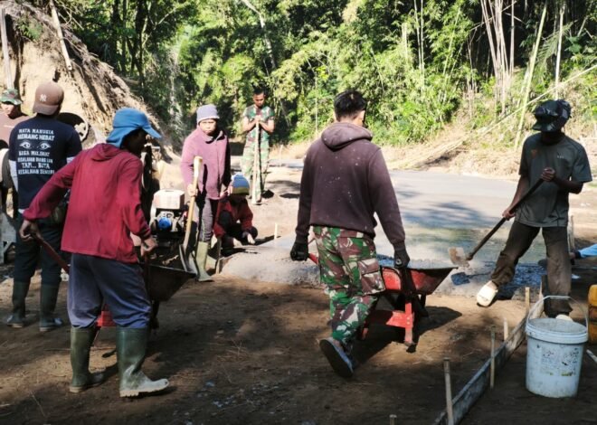 Kebersamaan Satgas TMMD dan Warga Warnai Pengecoran Jalan di Desa Sekardadi