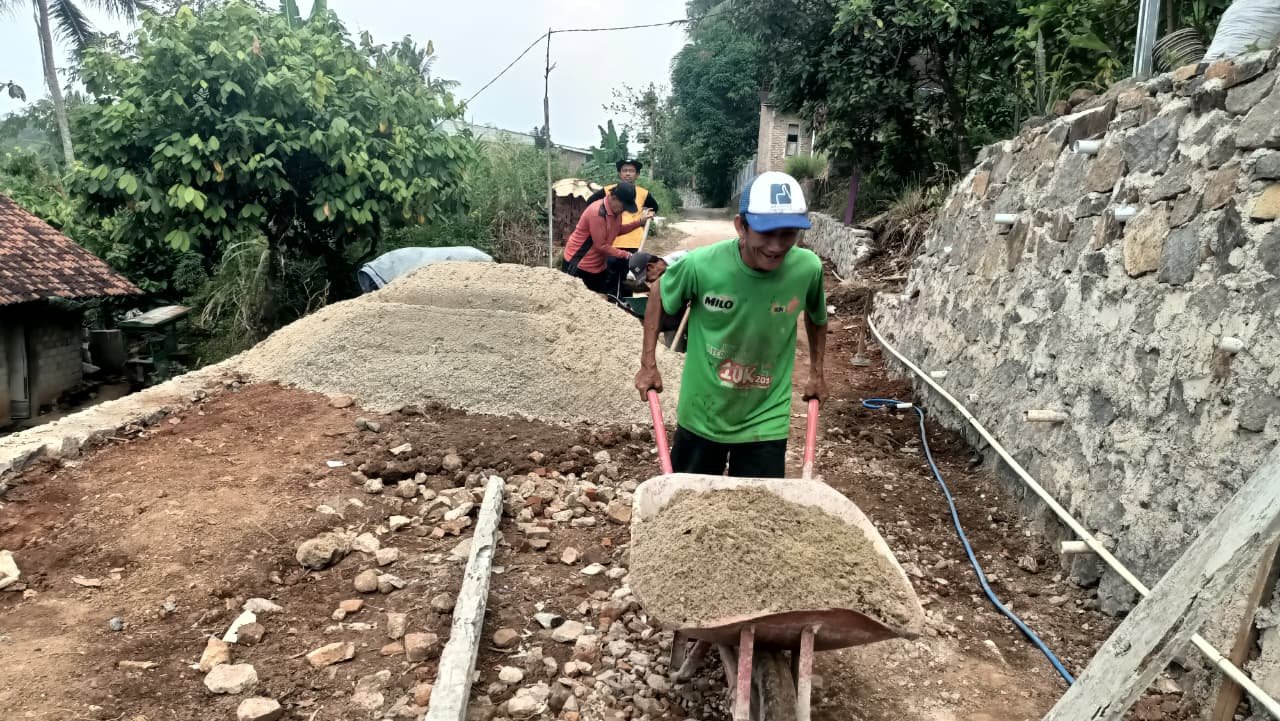 Jalan Nangka Kini Berubah, Rabat Beton 210 Meter Jadi Bukti Nyata Pengabdian Satgas TMMD