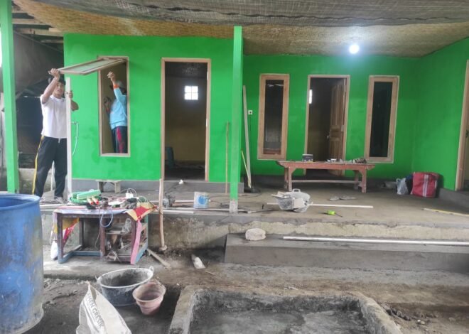 Semangat Gotong Royong Percepat Rehab Rumah I Wayan Pasta dalam TMMD Ke-129