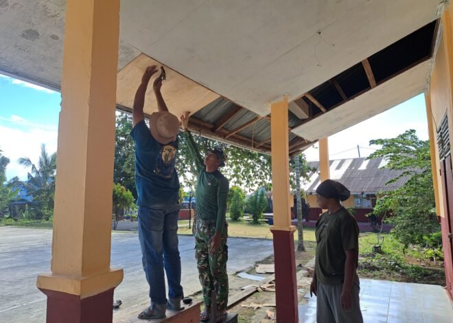 Masyarakat Bersinergi dengan Satgas TMMD Renovasi Plafon di SMP Negeri 2