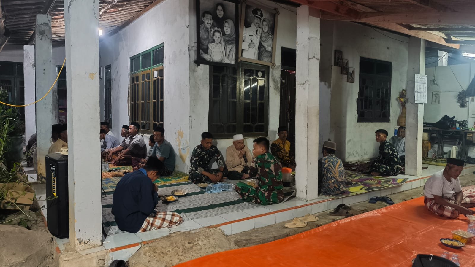 Tak Hanya Membangun Infrastruktur, Satgas TMMD ke-129 Kodim 0620/Kab. Cirebon Hadir dalam Tahlil Almarhumah Ibu Sukari sebagai Bukti Kepedulian Sosial