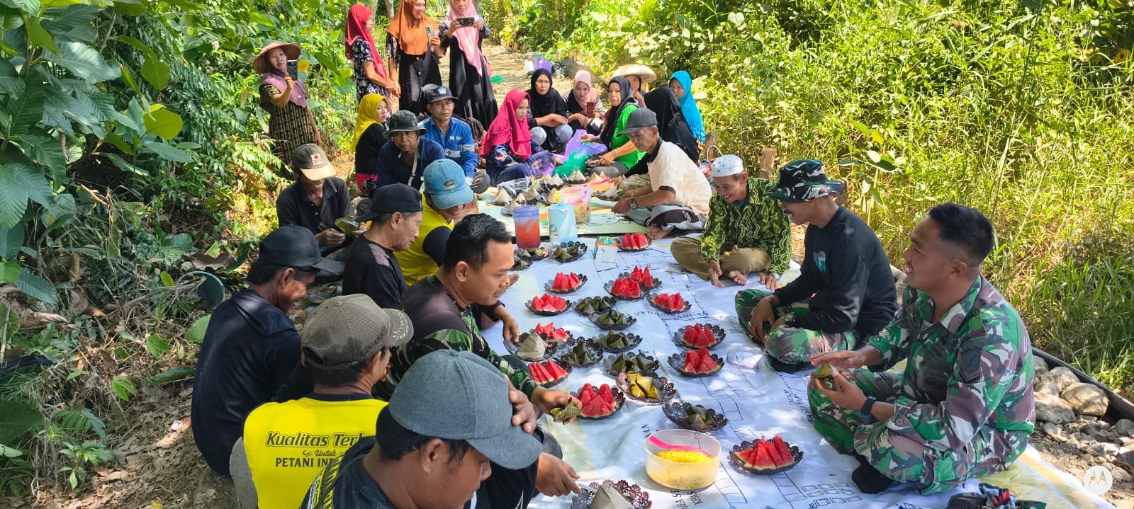 Syukuran Jalan Jadi Simbol Kedekatan TNI dan Warga di Lokasi TMMD Ke-129