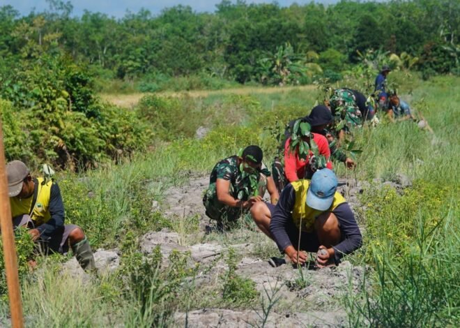 Hijaukan Desa Bandar Raya, Satgas TMMD dan Warga Gelar Aksi Tanam Pohon Bersama