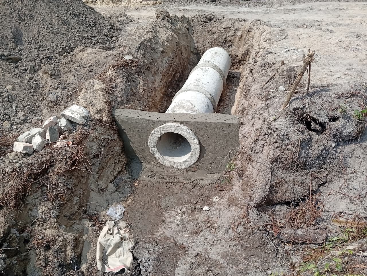 Satgas TMMD Ke-129 Kodim 0413/Bangka Perkuat Drainase Jalan Lewat Pemasangan Gorong-Gorong