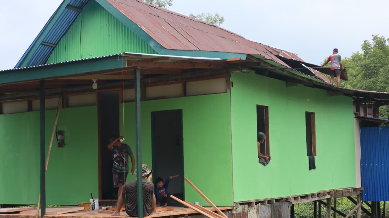 Hampir Rampung 100 Persen, Rumah Bapak Wilem Hasil Rehab RTLH TMMD Ke-129 Kodim 0911/Nunukan Siap Dihuni dalam Waktu Dekat