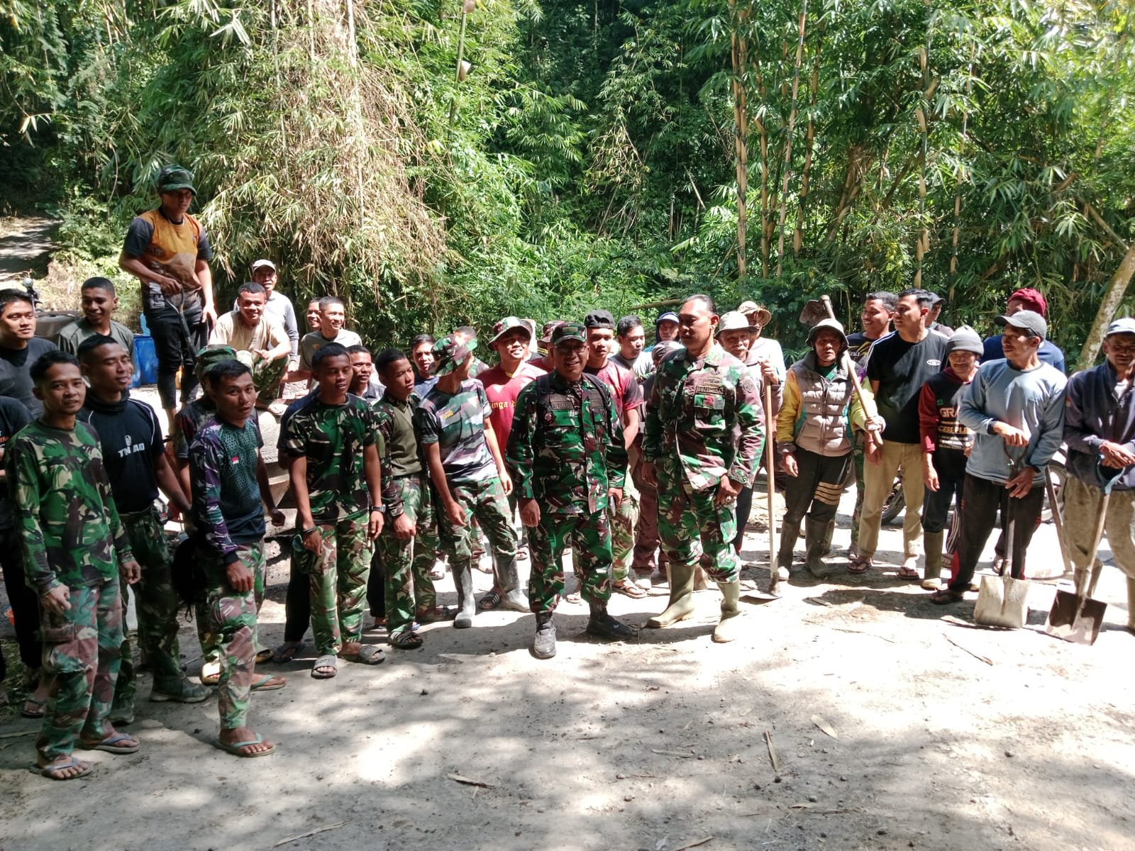 Rabat Beton TMMD Ke-129 Kodim 1626/Bangli Dikebut, Sinergi TNI dan Warga Percepat Pembangunan Desa