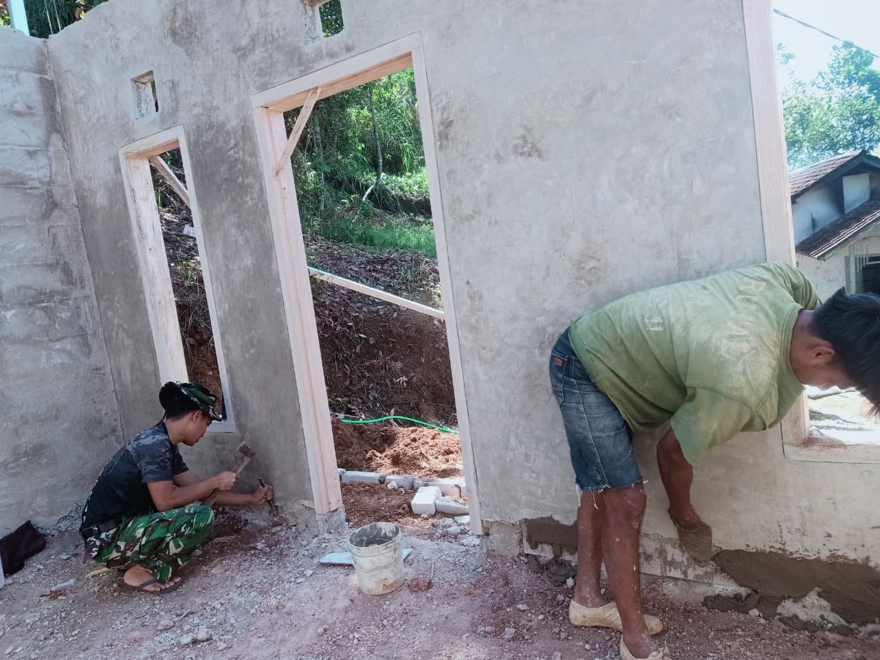 Sentuhan Satgas TMMD Ke-129 Kodim 0608/Cianjur Hadirkan Senyum Bahagia di Rumah Bapak Entis Sutisna
