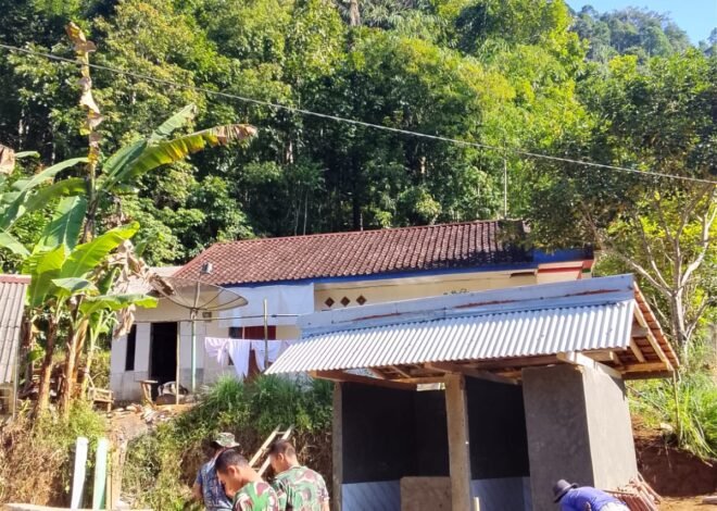 Warga Sambut Antusias Finishing MCK TMMD Ke-129 Kodim 0608/Cianjur, Segera Nikmati Sanitasi Layak