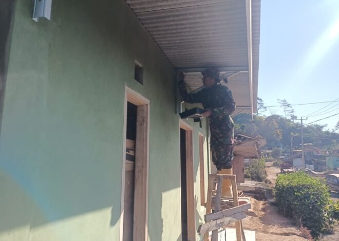 Kekompakan Satgas TMMD Ke-129 Kodim 0608/Cianjur Tuai Apresiasi Warga Saat Renovasi Rutilahu
