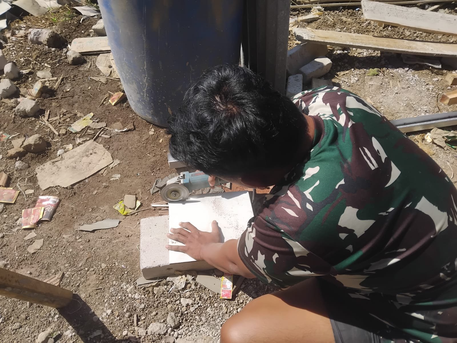 Haru Bapak Angga Saksikan Rumahnya Berubah Berkat Program TMMD Ke-129 Kodim 0608/Cianjur