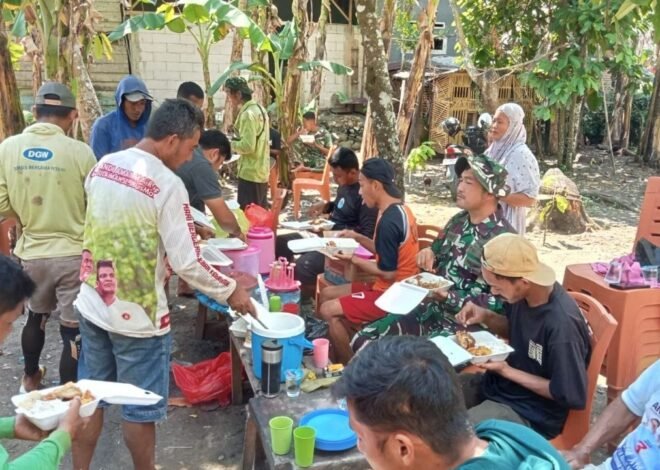 Koptu Agus Nawang Pererat Kebersamaan dengan Warga Lewat Komsos dan Makan Bersama di Lokasi TMMD