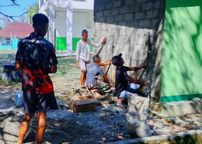 Puskesmas Kecamatan Malaka Barat Dapatkan Pipa MCK dari TMMD