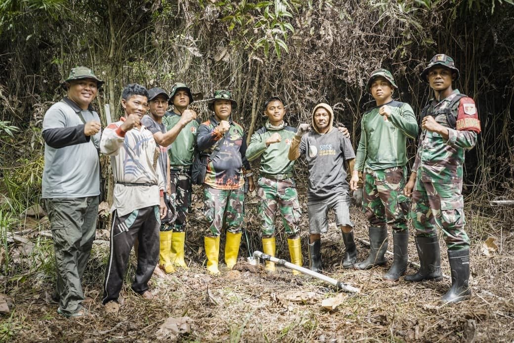 Kolaborasi Masyarakat dan Satgas TMMD Percepat Pembangunan Manunggal Air Bersih