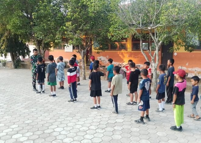 Semangat Kemerdekaan Mulai Berkobar, Satgas TMMD Ke-129 Latih PBB Siswa SD Inpres Cempa Dao Desa Tanratuo