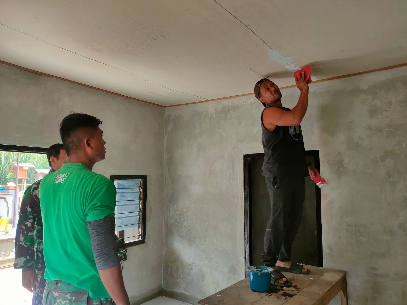 Satgas TMMD Ke-129 Bangli Percepat Tahap Akhir Rehab RTLH Milik Ni Nengah Madri