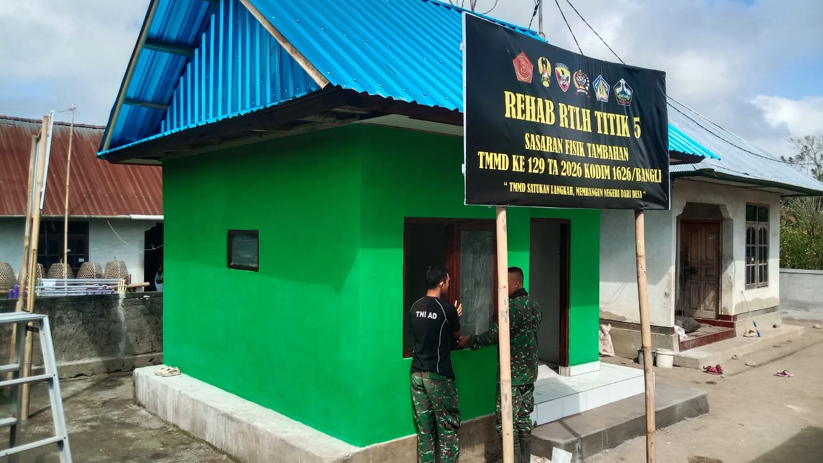 Pemasangan Jendela Sempurnakan Hunian Layak bagi Penerima RTLH TMMD