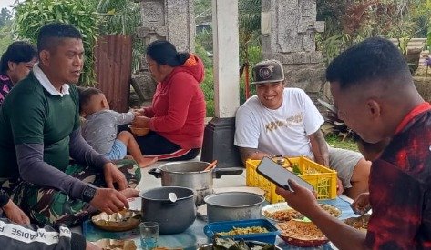 Kebersamaan Satgas TMMD dan Warga Jadi Modal Suksesnya Pembangunan Desa Sekardadi