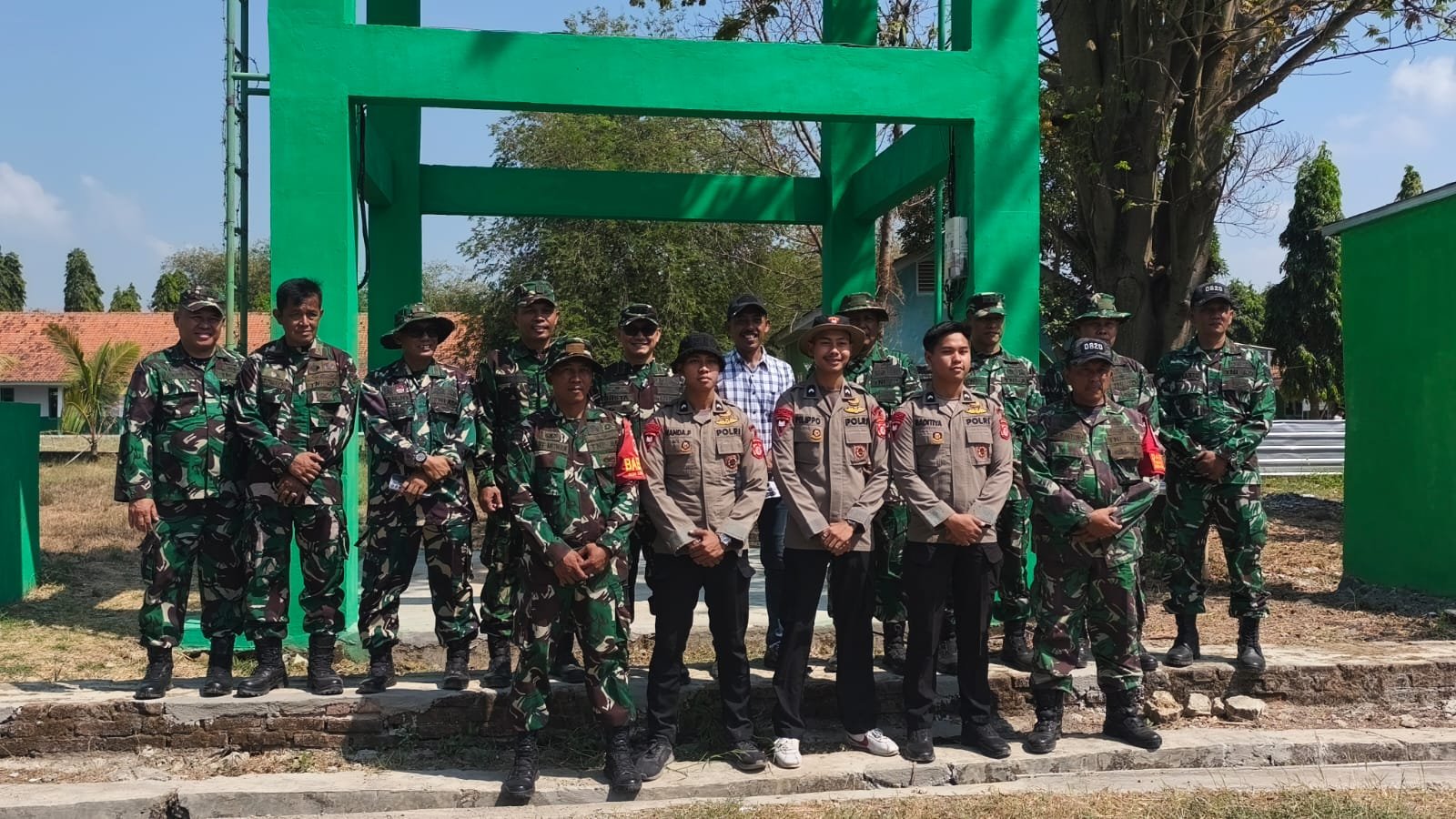 Pastikan Manfaat TMMD Tepat Sasaran, Danrem 063/Sunan Gunung Jati Tinjau Langsung Pelaksanaan dan Hasil Pembangunan TMMD ke-129 di Desa Luwung Kencana
